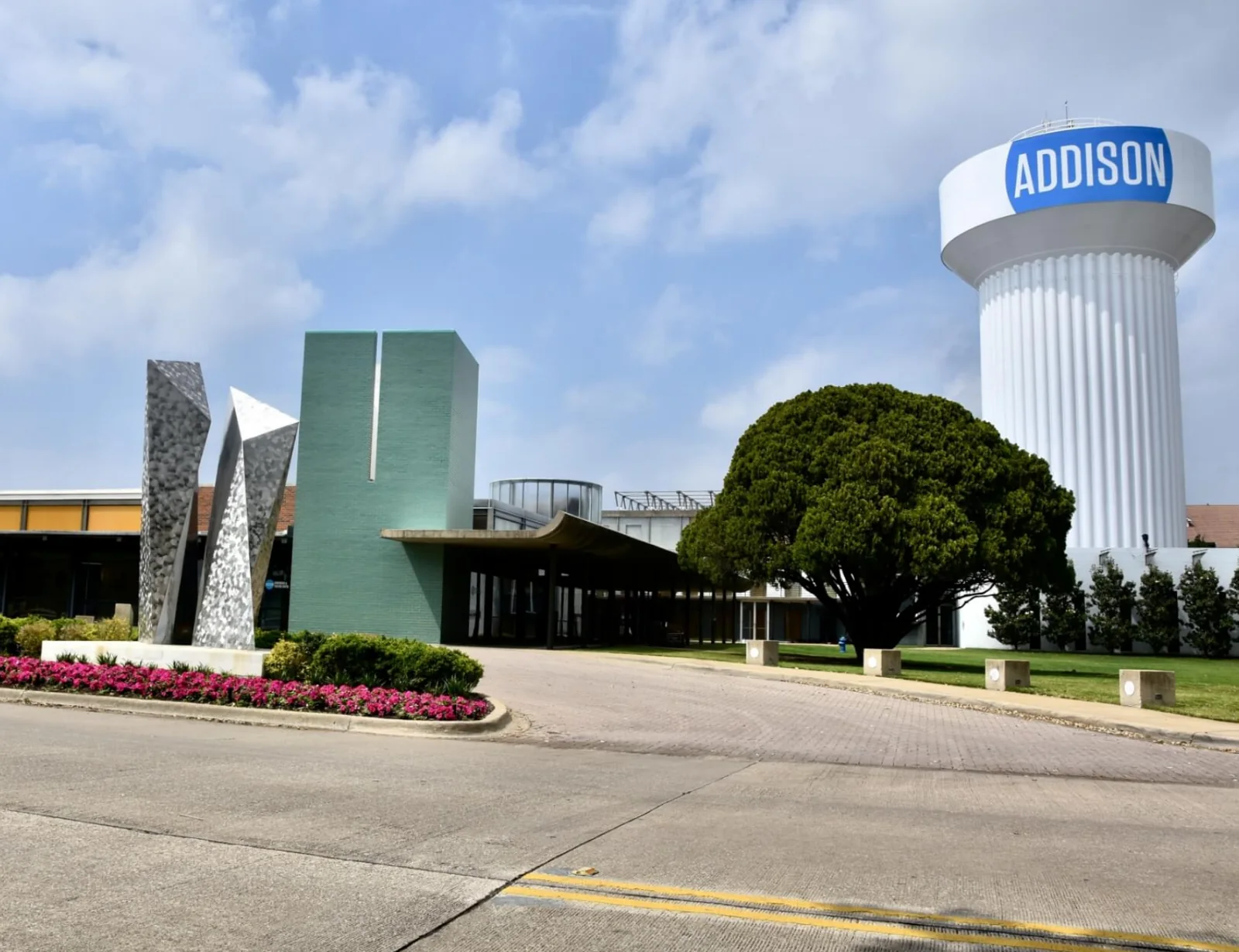 Addison Airport (KADS) Addison Airport KADS serving corporate and private aviation in North Dallas Texas