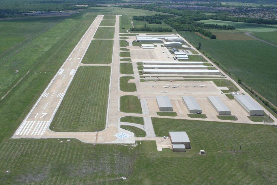 Mesquite Metro Airport (KHQZ) Mesquite Metro Airport KHQZ serving private and corporate aviation east of Dallas Texas
